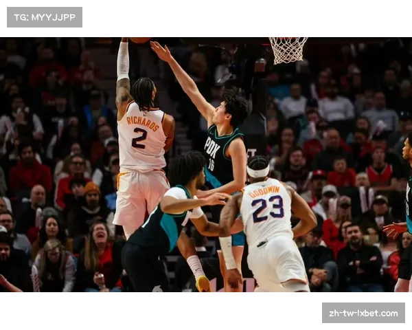 开拓者终结三连败 替补罗威贡献两双逆转勇士